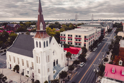 Esplendor natalino: Uma excursão a pé de Natal em CharlestonEsplendor natalino: Um passeio a pé de Natal em Charleston