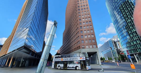 Berlin: Hop-On/Hop-Off-Bustour mit Live-Kommentar