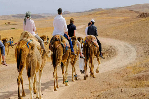 Marrakech: jantar no deserto de Agafay com música e show de fogo