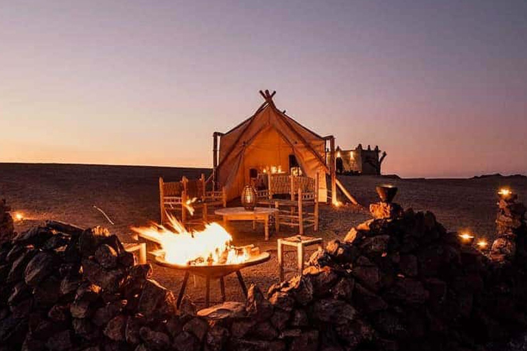 Marrakech: cena nel deserto di Agafay con musica e spettacolo di fuoco