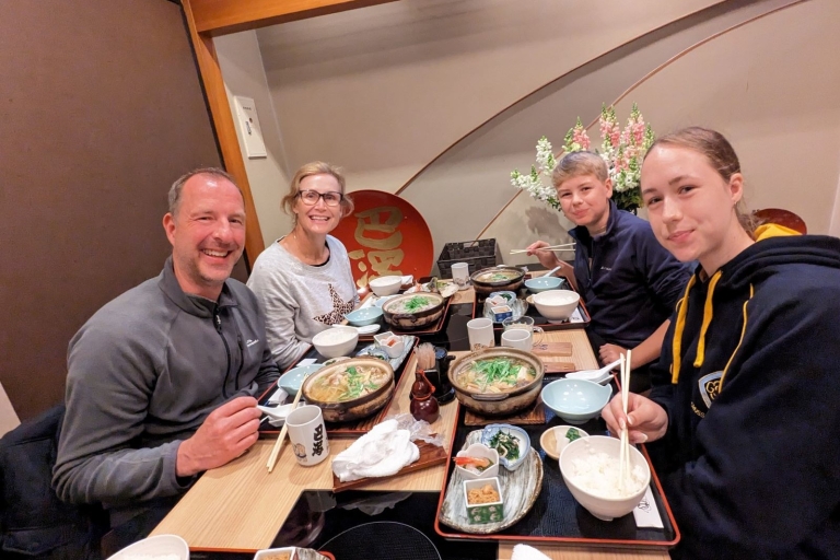 Ryogoku : visite guidée à pied de la ville de Sumo avec déjeuner Chanko-nabeHistoire et culture de la ville de sumo de Ryogoku et déjeuner de chanko-nabe