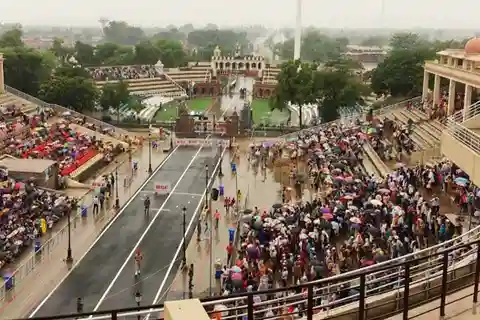 De Deli: excursão de 2 dias ao Templo Dourado de Amritsar e à fronteira de Wagah