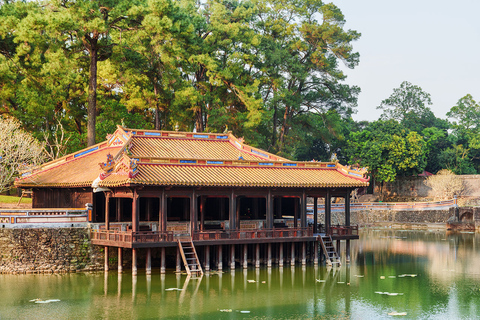 Tour particular em Hue: Tumbas Reais, Cidadela, Pagode Thien Mu