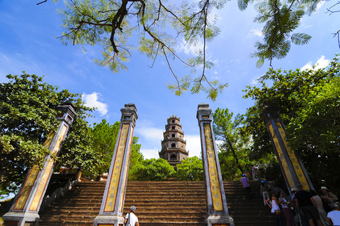 Tour privato di Hue: Tombe reali, cittadella, pagoda Thien Mu