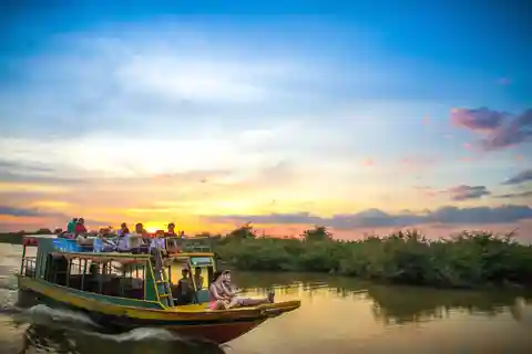 Barco fluvial particular de Siem Reap a Battambang pela Water Way