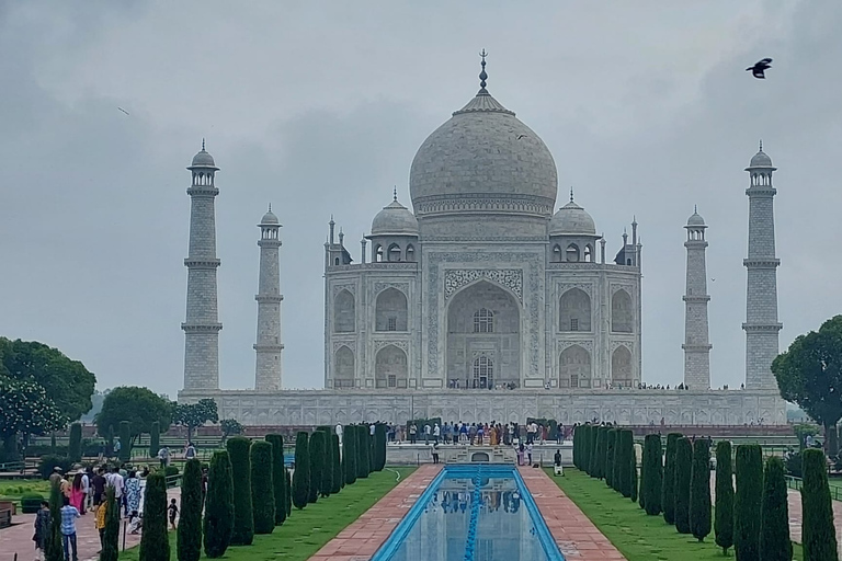 Excursión de un día por Agra con amanecer y atardecer en el Taj MahalExcursión en coche con conductor