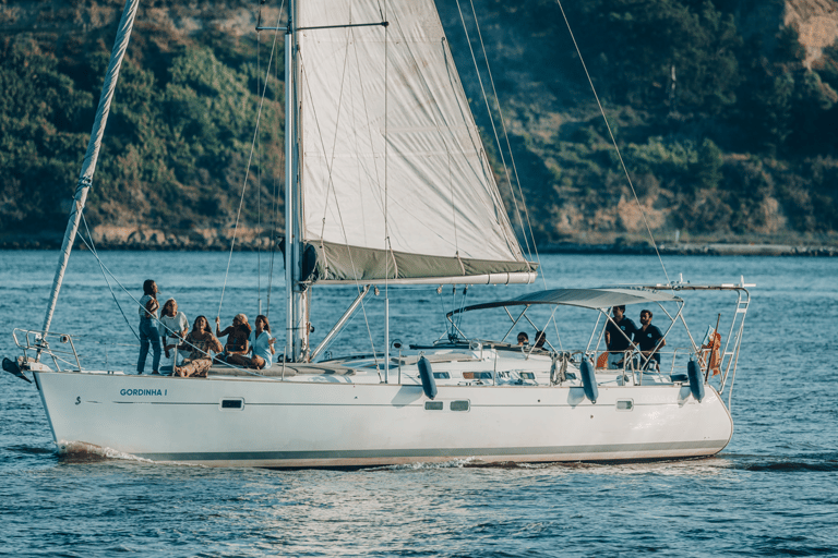 Lisboa: Paseo en Barco - el Velero más CómodoVisita privada