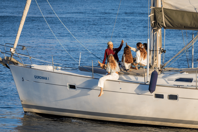 Lisboa: Passeio de Barco - o Veleiro mais ConfortávelTour Privado