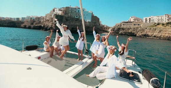 Polignano: Catamaran Cruise with Aperitif and Snacks