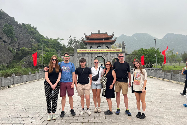 Hanoi: Hoa Lu, Trang An-boottocht & Hang Mua-wandeldagtrip