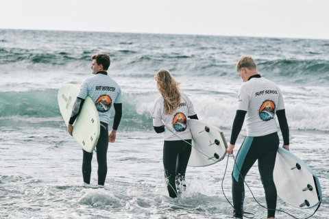 Tenerife : Leçon de surf en groupe : attrapez votre vagueTenerife : Leçon de surf, prenez votre vague !