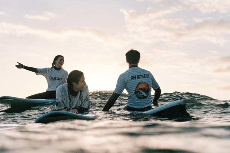 Teneryfa: grupowa lekcja surfingu złap swoją falęTeneryfa: Lekcja surfingu, złap swoją falę!