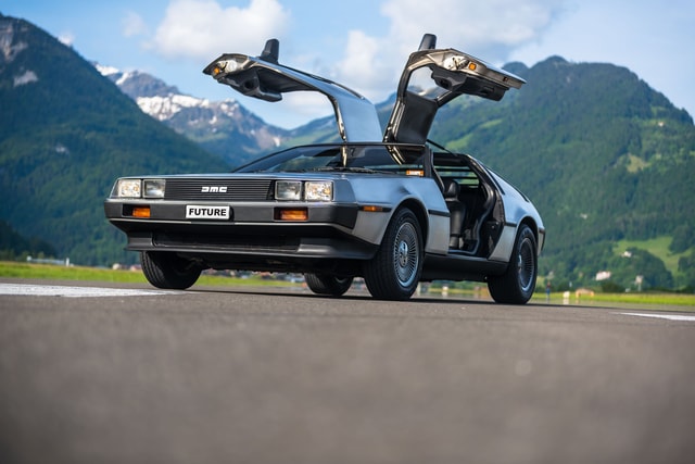 Sunset tour around Lake Brienz in the DeLorean