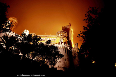 Da Lisbona: Tour del Palazzo Pena, Regaleira, Sintra e CascaisPunto di incontro a Lisbona