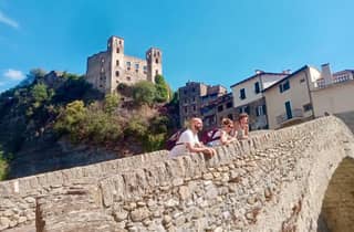 E-Bike-Tour ab Ventimiglia: Dolceacqua & Rocchetta Rivers