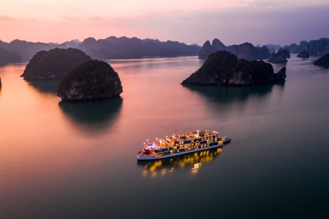 Lan Ha Bay: 3D2N Heritage Cruise Binh Chuan Cat Ba ExplorerHeritage Cruises Binh Chuan Cat Ba 3 Tage 2 Nächte Explorer
