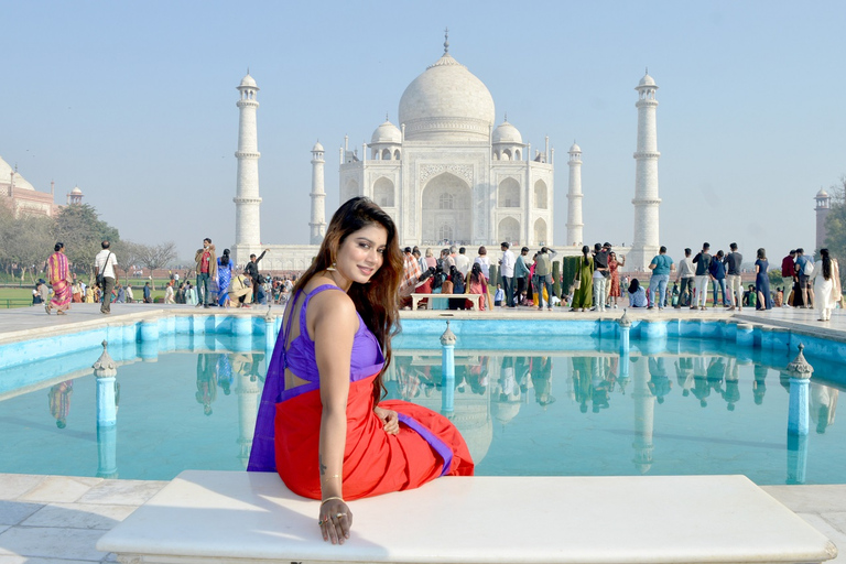 Visite du Taj Mahal au lever du soleil depuis DelhiTout compris (voiture + guide + billets pour le Taj Mahal + petit déjeuner)