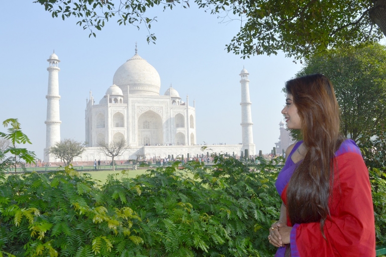 Visite du Taj Mahal au lever du soleil depuis DelhiTout compris (voiture + guide + billets pour le Taj Mahal + petit déjeuner)
