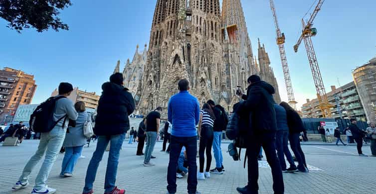 Barcelona: Sagrada Familia Entry Ticket and Guided Tour