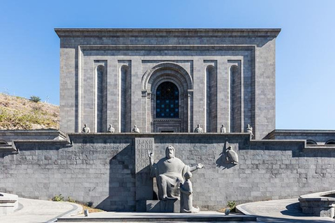 Observing city tour in Yerevan Private tour without guide