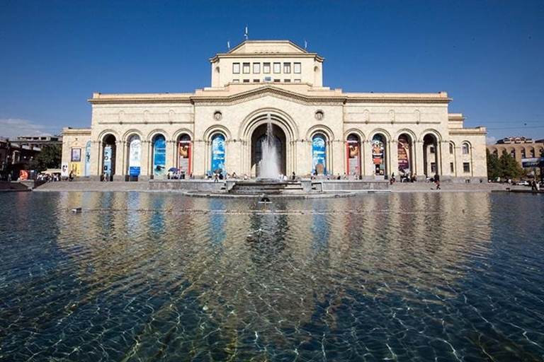 Observing city tour in Yerevan Private tour without guide