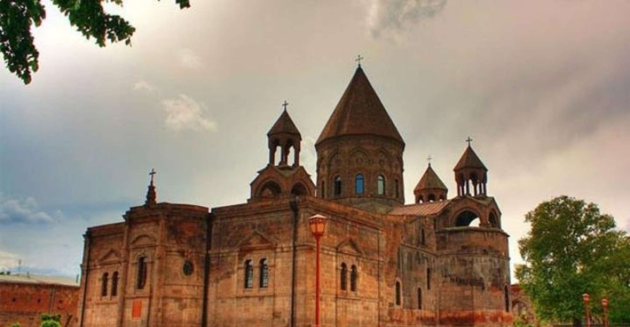 Echmiadzin (st Gayane, Hripsime, Cathedral), Zvartnots - Housity