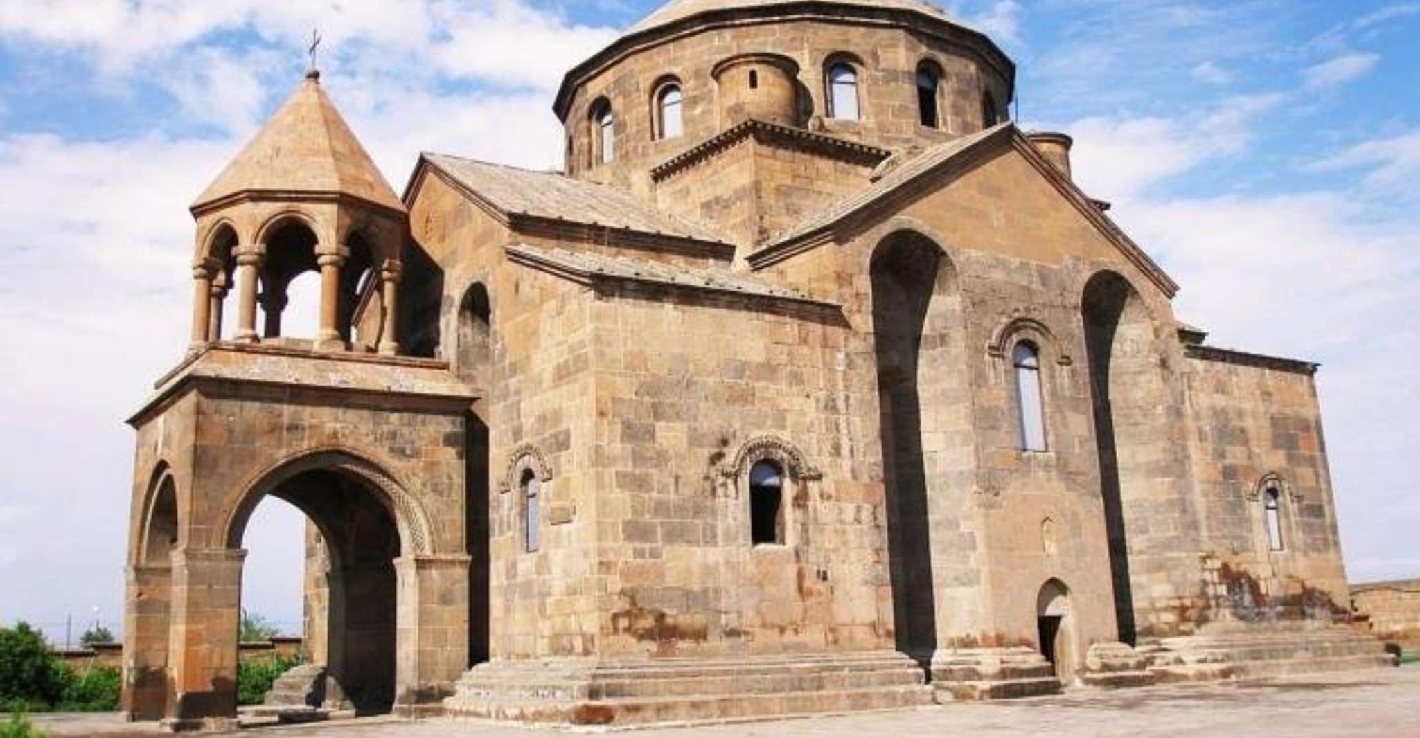 Echmiadzin (st Gayane, Hripsime, Cathedral), Zvartnots - Housity