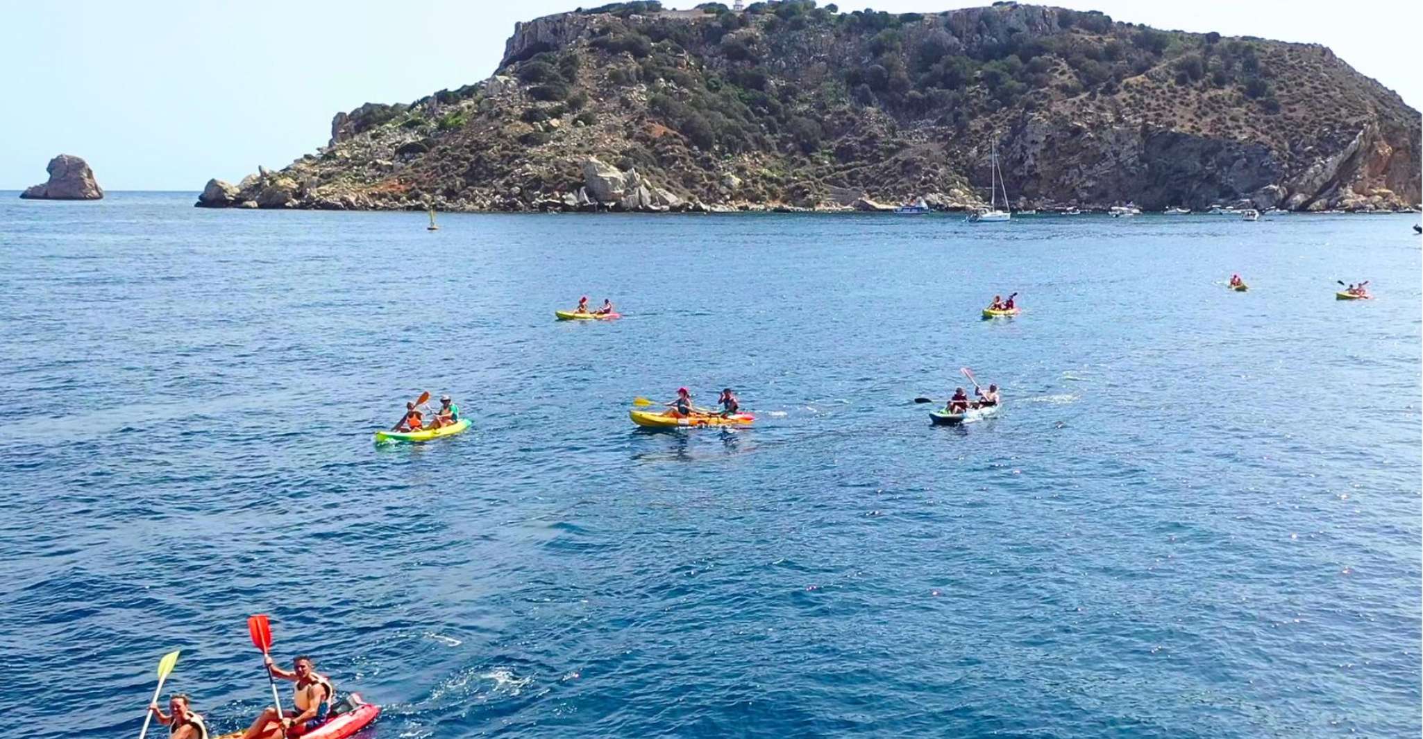 Desde L'Estartit, Sea Kayaking Tour a las Islas Medes - Housity