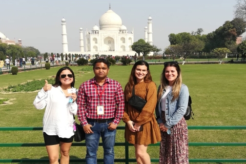 Agra: Visita al Taj Mahal con entradas sin esperas y guíaContratar sólo guía turístico