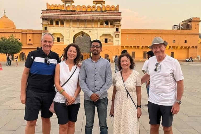 Réservez un guide Govt pour une excursion d'une journée à Jaipur