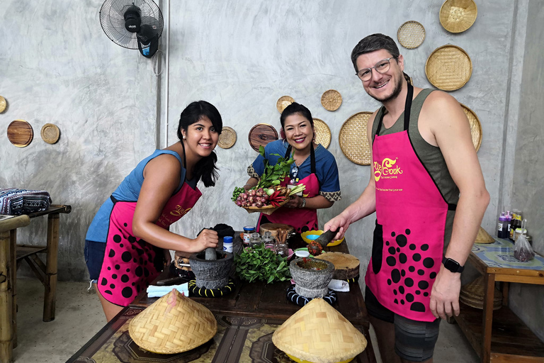 Nós cozinhamos escola de culinária tailandesa em casa e jardimCurso Matutino