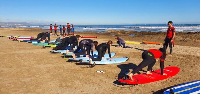 Valencia: Malvarrosa Beach Beginner Surf Class