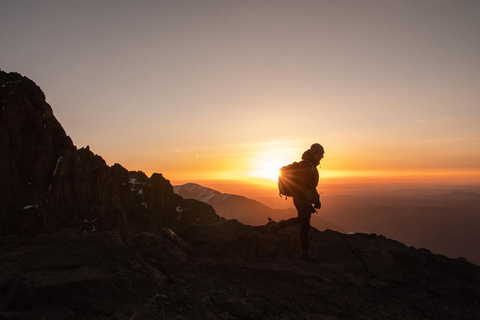 Mount Toubkal Magic: waar plezier en avontuur elkaar ontmoeten, alles inbegrepen