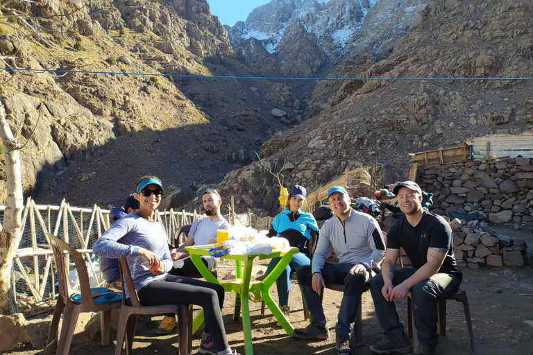 Mount Toubkal Magic: Wo Spaß auf Abenteuer trifft, alles inklusive