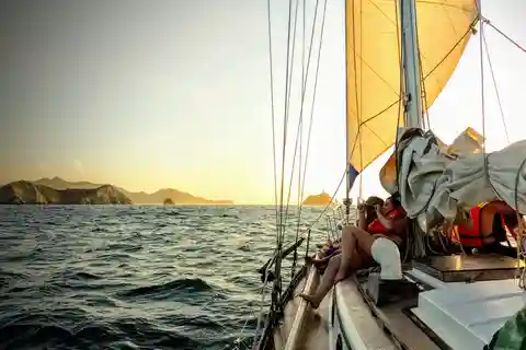 Baía de Santa Marta: Pôr do sol num barco à vela