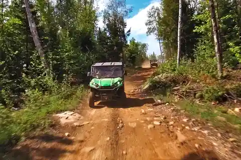 Mont Tremblant: Passeio todo-o-terreno guiado por um ATV lado a lado