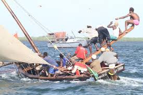 Tour a pie cultural e histórico de la ciudad de Mombasa.