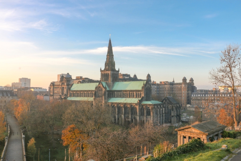 Glasgow: City Exploration Game and Tour