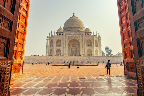 Desde Nueva Delhi: Excursión Privada en Coche por el Taj Mahal y el Fuerte de AgraCoche privado con conductor y guía turístico