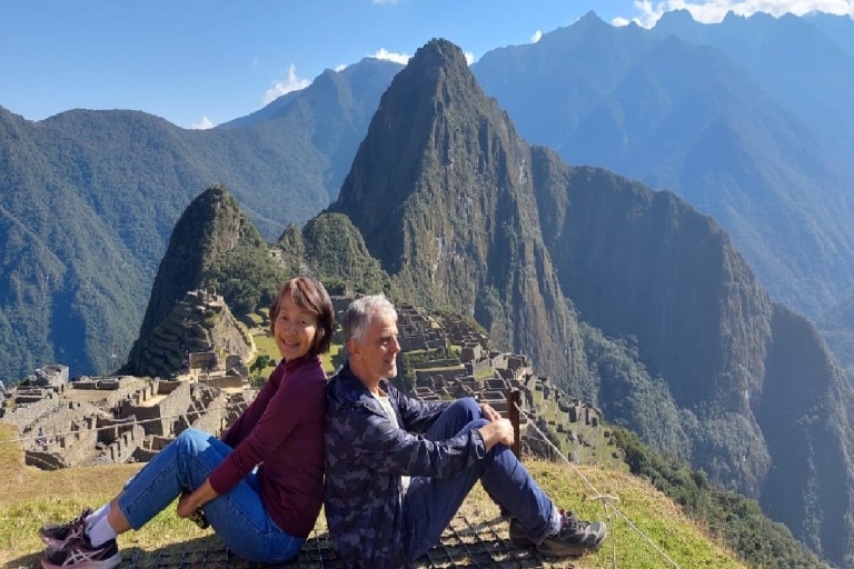 Machu Picchu con valle sagradoświęta dolina z machu picchu