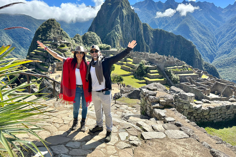 Machu picchu con valle sagrado sacred valley with machu picchu