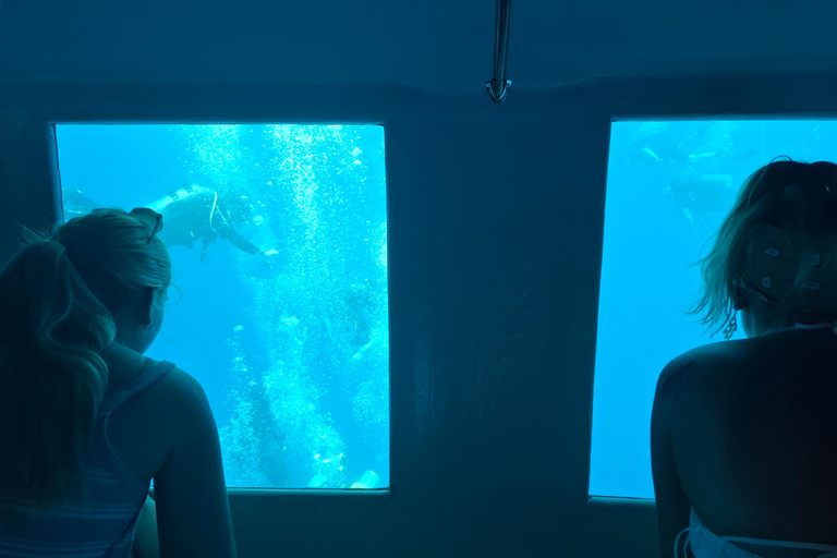 Larnaca: Yellow Submarine Swim Cruise with Unlimited Drinks