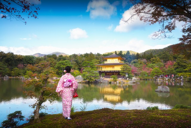 Visit Kyoto Kinkaku-ji & Ryoanji Zen Garden 2.5-Hour Guided Tour in Kyoto, Japão