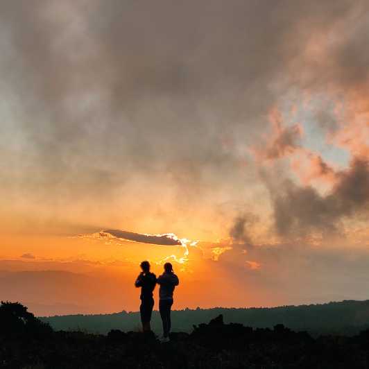 Etna excursies bij zonsondergang oude kraters en lavastromen