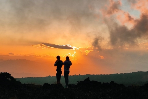 Wycieczki na Etnę o zachodzie słońca, jaskinie i kratery