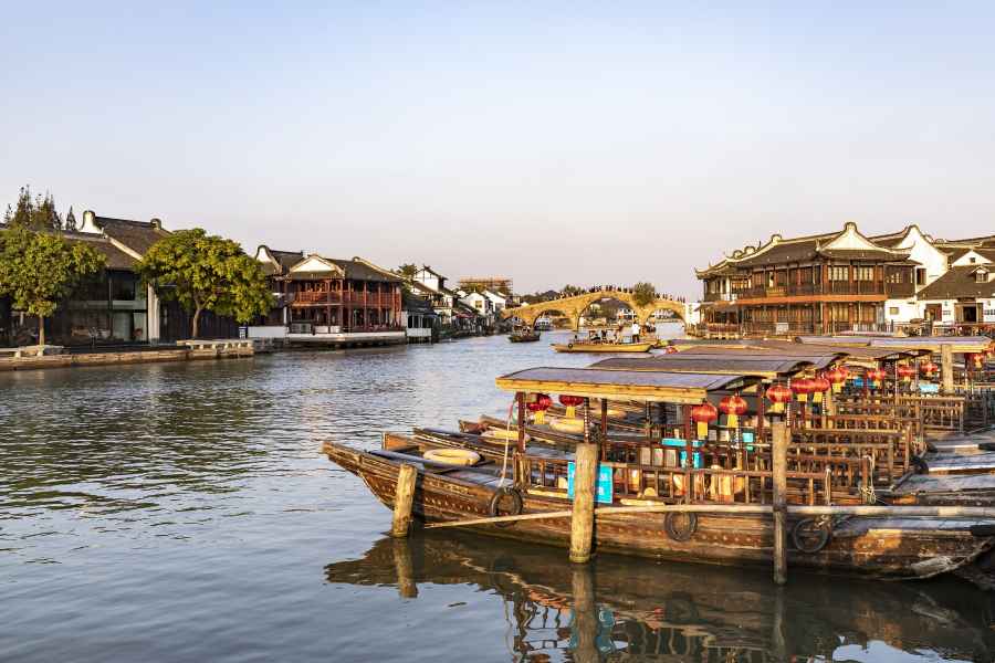 Shanghai: Wasserstadt Zhujiajiao mit Option Flughafentransfer