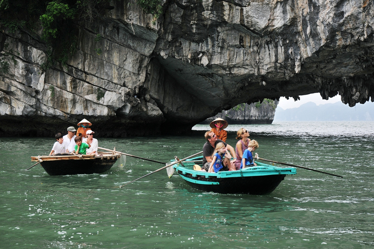 Halong Bucht: 3D2N All inclusive mit Emperor CruiseEmperor Cruise Legacy Halong | 3 Tage Hideaway