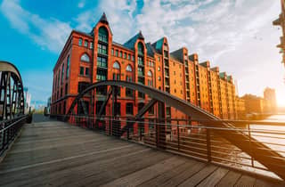 Hamburg: Altstadt & Speicherstadt Private Walking Tour