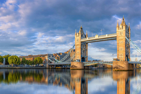 London: Westminster to Greenwich River Thames Cruise Round-trip Cruise