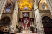Seville, Small-Group Cathedral and Giralda Tour with Tickets - Housity